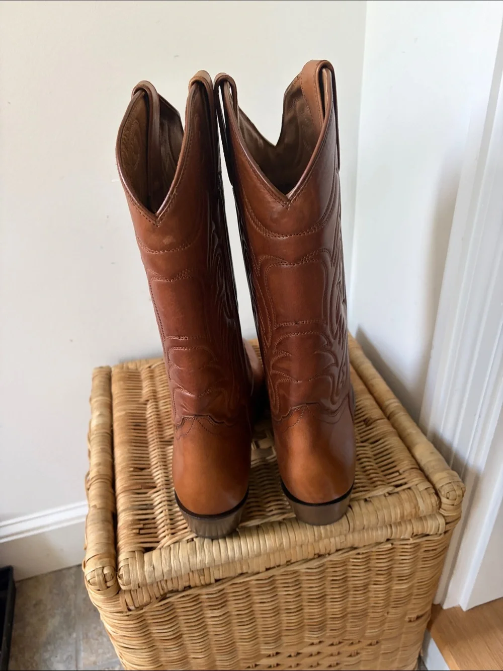 Frye Bruce Pull On Boots in Saddle Size 11 NIB